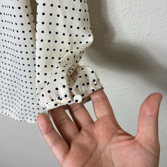 J. Crew Ruffle Front Long Sleeve Polka Dot Blouse Off White Black size 00 - Picture 4 of 7